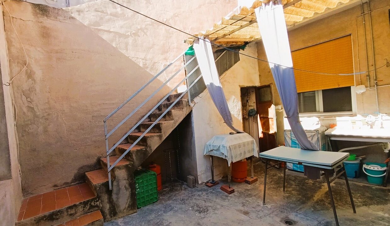 WhatsApp Image 2025-10-28 at 10.00.27 (1)